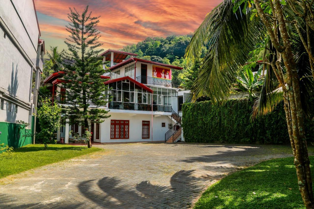 Queens Lodge Kandy Exterior foto